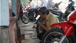 Con thi, cha mẹ cũng “thi”